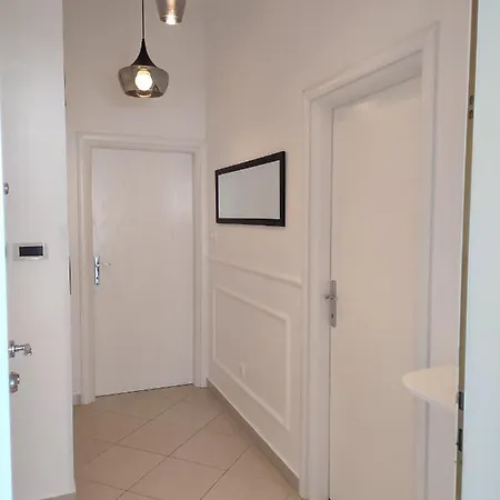 Moris Apartment