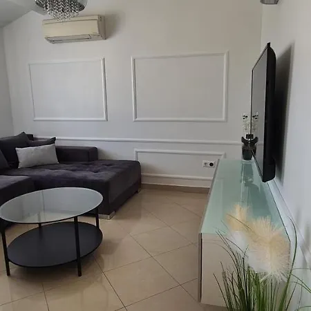 Moris מאלינסקה