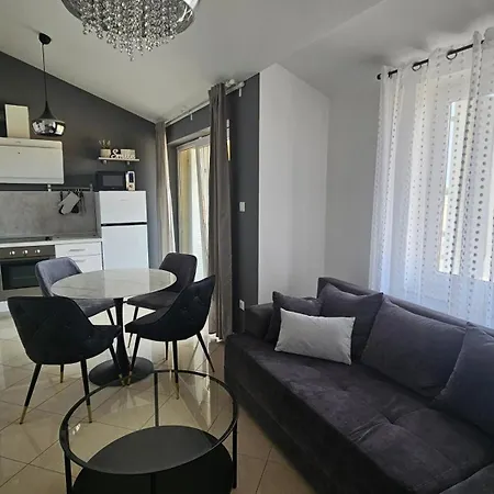 Apartment Moris *