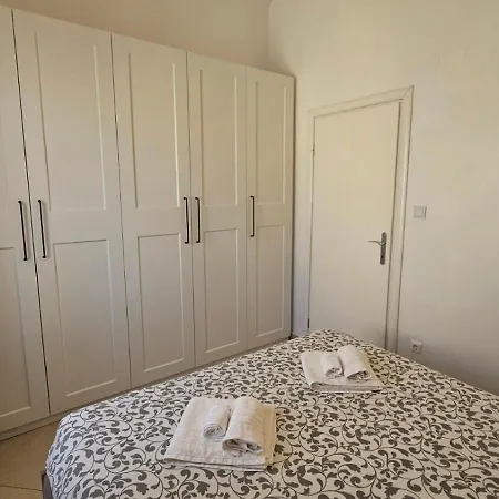 Moris Apartment