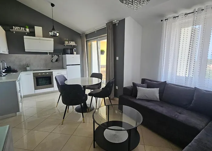 Moris Apartment *